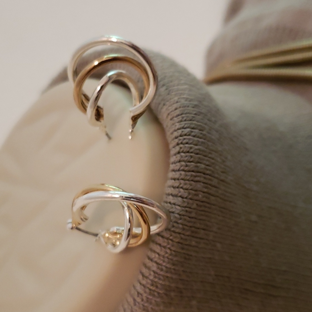 Very pretty silver and gold set.  Necklace, earrings and bracelets. - Picture 3 of 4